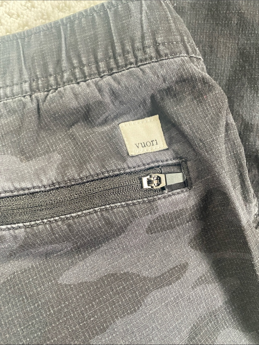 Vuori Women’s Black Camo Ripstop Pants, size small - Picture 5 of 6